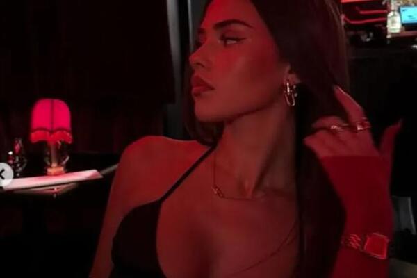 PRELEPA LEA ZARADILA VIŠE OD 4 MILIONA U SAMO GODINU DANA: Kad čujete kako je došla do ove cifte, ZGRANUĆETE SE!