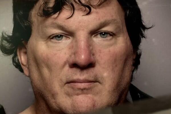 UBICA SA LONG AJLENDA RASKOMADAO 11 LJUDI, PROSTITUTKA MU DOŠLA GLAVE: Blagi izraz lica, a policiji rekao 1 reč!