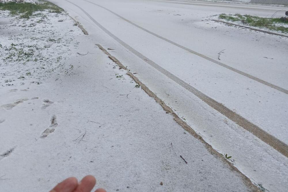 Sneg pao u ovom delu Srbije, zabelelo se kao da je januar: Meštani u strahu zbog malina (FOTO)