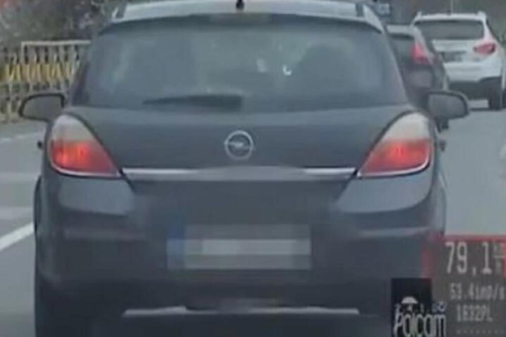 BEZOBZIRNO BAHAĆENJE! VOZIO SKORO 100 NA SAT U ZONI ŠKOLE U POŽEGI: Policija morala da reaguje