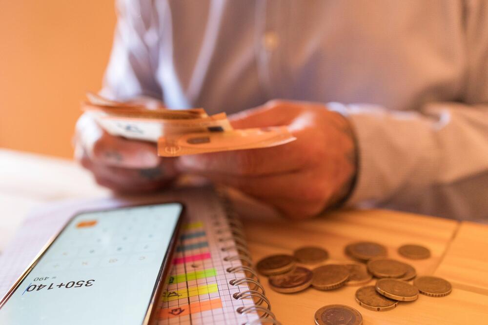 IZA BRDA SE KUVA HAOS! Preti nam UBITAČNA FINANSIJSKA OLUJA, ovo je ZNAK!