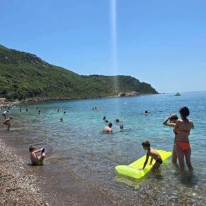 CRNOGORCI KORISTE ŠTO NIKO NEĆE U GRČKU I NA KIPAR: Detaljan cenovnik apartmana i hotela, "DRANJE PO UŠIMA"!