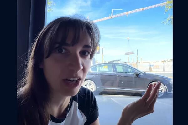 SARA JE SA DEČKOM 1. PUT OTIŠLA NA MORE U HRVATSKU PA SE ZALEDILA: Kad je videla šta tamo rade, pala je u TRANS!