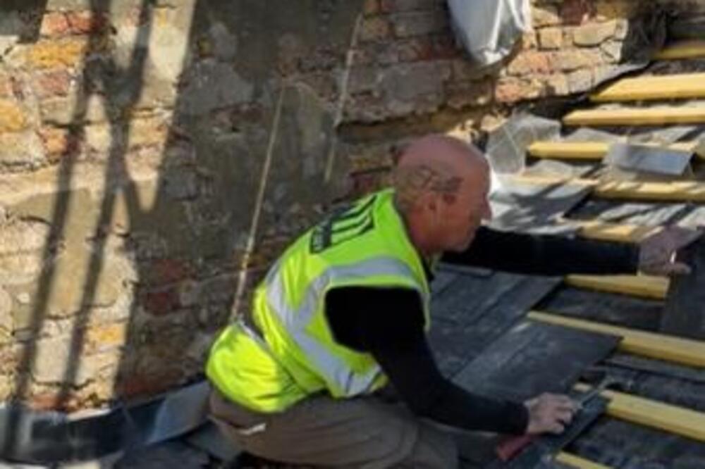 "NEMAM NI SVOJU KUĆU": Bio u popularnom bendu a danas radi kao TESAR! "Prijatelji mi dolaze u PORŠEU, ja u KOMBIJU"