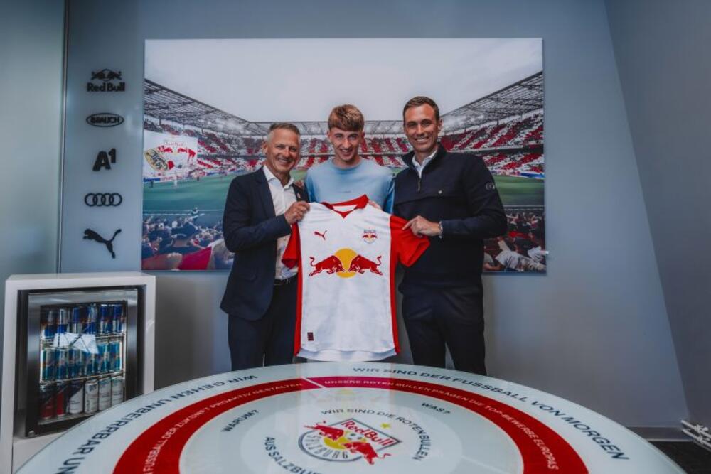 BOMBA SA BANOVOG BRDA: Iz Čukaričkog pravo u Red Bul Salcburg!