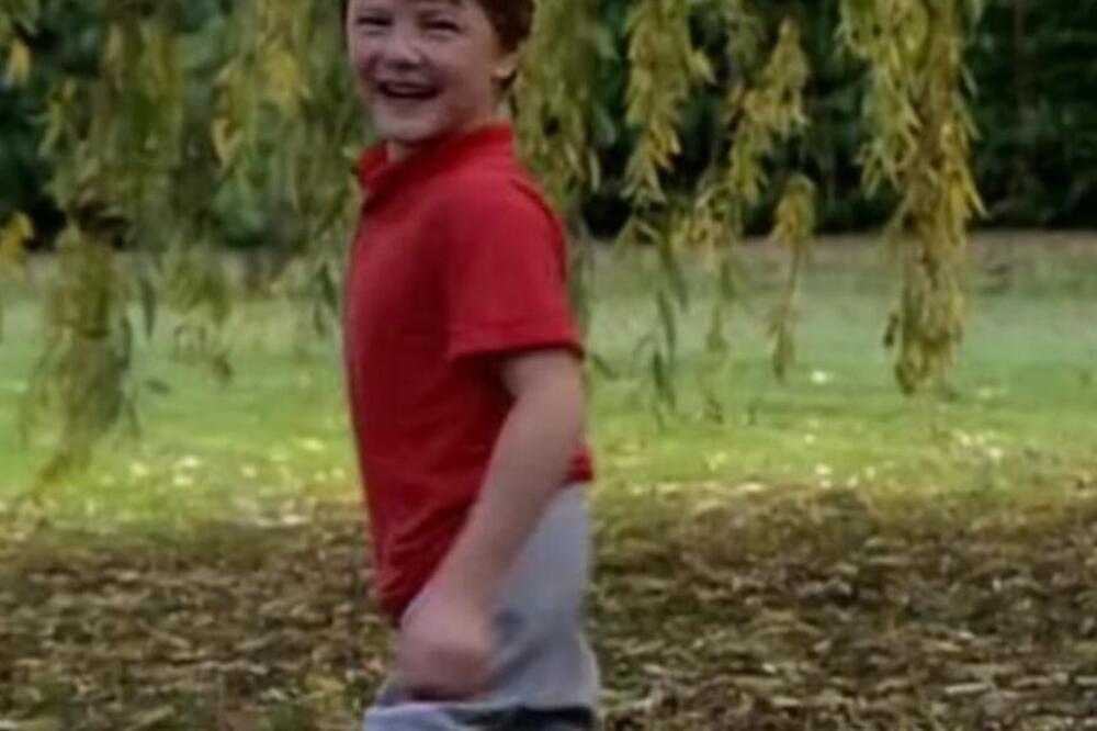 IGOR JE ROĐEN BEZ RUKE I SA TEŠKO DEFORMISANIM NOGAMA: 6 godina je bio u METALNOM KREVETU, a ovako IZGLEDA SADA