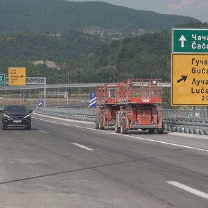 Zatvorena zaustavna traka na ovoj deonici u smeru ka Beogradu! Spremite se na gužve i naoružajte strpljenjem