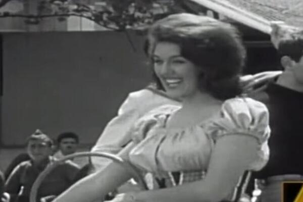 U JUGOSLAVIJI SU MUŠKARCI PADALI NA KOLENA PRED NJOM: Evo kako danas izgleda, stil i elegancija prkose godinama