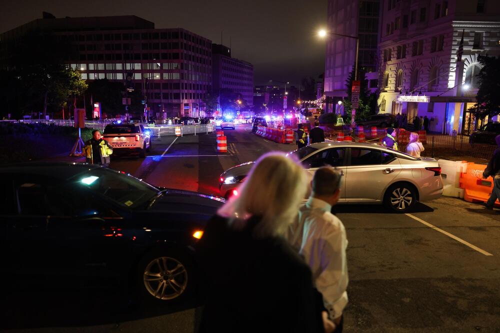 PUCNJAVA U HOTELU, TRAMP I MELANIJA HITNO EVAKUISANI! Gosti se bacali pod stolove, haos u Vašingtonu