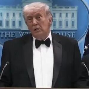 OGLASIO SE TRAMP NAKON NAPADA U VAŠINGTONU: "Čuli smo buku i zvučalo je kao..." otkrio i kakvom je stanju Melanija