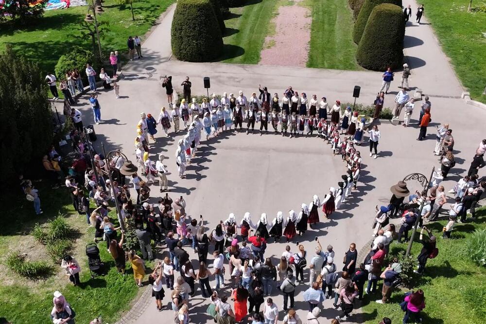 KUD &bdquo;KRUŠIK" IZ VALJEVA NA &bdquo;BEOGRADSKIM DANIMA PORODICE": Igra, pesma i edukacija obeležili ovaj vikend