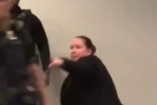 OVA ŽENA JE OBORILA PUCAČA U JEDNOM POTEZU! O Trampovoj čuvarki bruje mreže, ovako sprečila pokolj