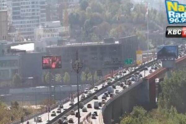 VOZILA U OVOM DELU BEOGRADA STOJE! Koloni nema kraja, naoružajte se strpljenjem - NEĆETE SKORO DOĆI DO POSLA