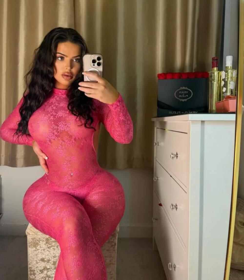 UZNEMIRUJUĆE! Influenserka ubila influenserku PRED GOMILOM SVEDOKA - isplivao snimak sa mesta, LJUDI VRIŠTE OD ŠOKA