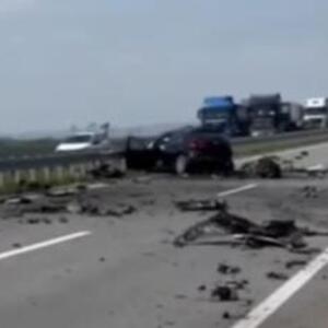 (UZNEMIRUJUĆE) Pojavio se novi SNIMAK sa mesta STRAVIČNE NESREĆE kod Rume: Prizor je toliko UŽASAN da nema reči!