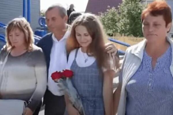 JULIJU JE OTAC IZGUBIO U VOZU 1999. godine: Probudio se u lokvi krvi, svi mislili da je mrtva a onda je usledio ŠOK