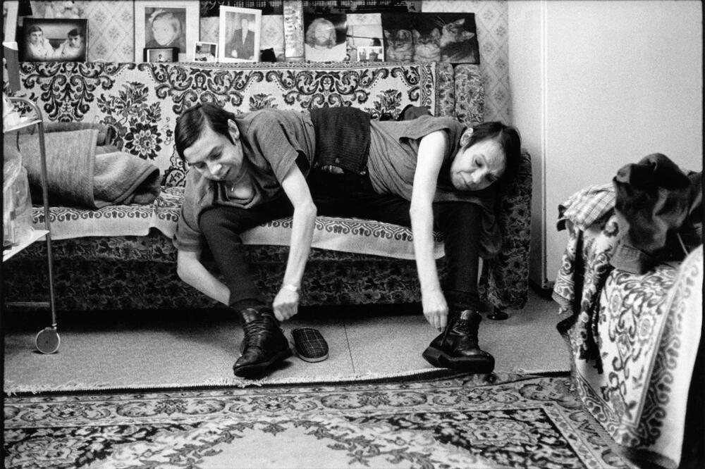 MAŠA I DAŠA SE RODILE U ISTOM TELU SA DVE GLAVE: Majka završila u ludnici, a na njima izvodili UŽASNE EKSPERIMENTE!