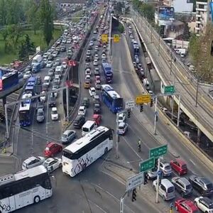 GAZELA, AUTOKOMANDA I PANČEVAC SKROZ ZAKRČENI! Nema igla GDE DA PADNE, SVE STOJI! Kao da je PETAK