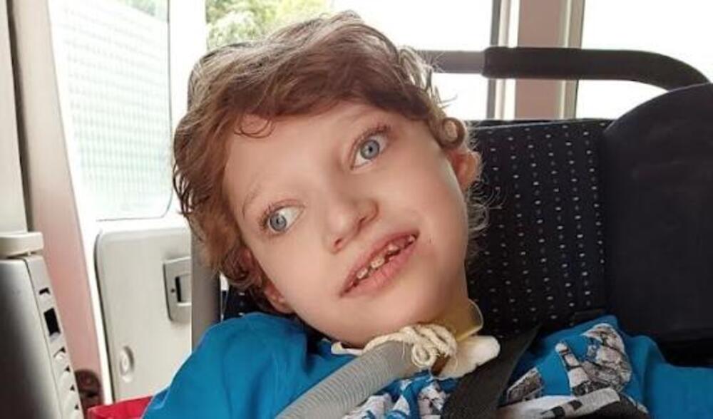 Lazar boluje od cerebralne paralize i epilepsije - svi smo mu potrebni: Pomozimo mu da ima srećan i zdrav život