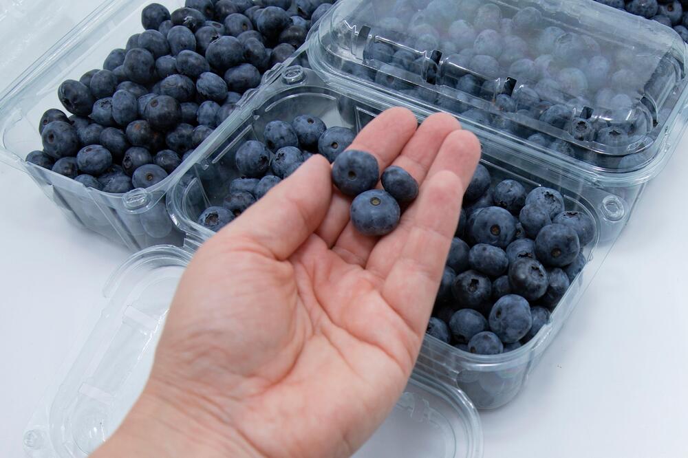 Nikada ne kupujte bobičasto voće ako vidite ovo na pakovanju: To je najveće upozorenje, smrt od otrova!