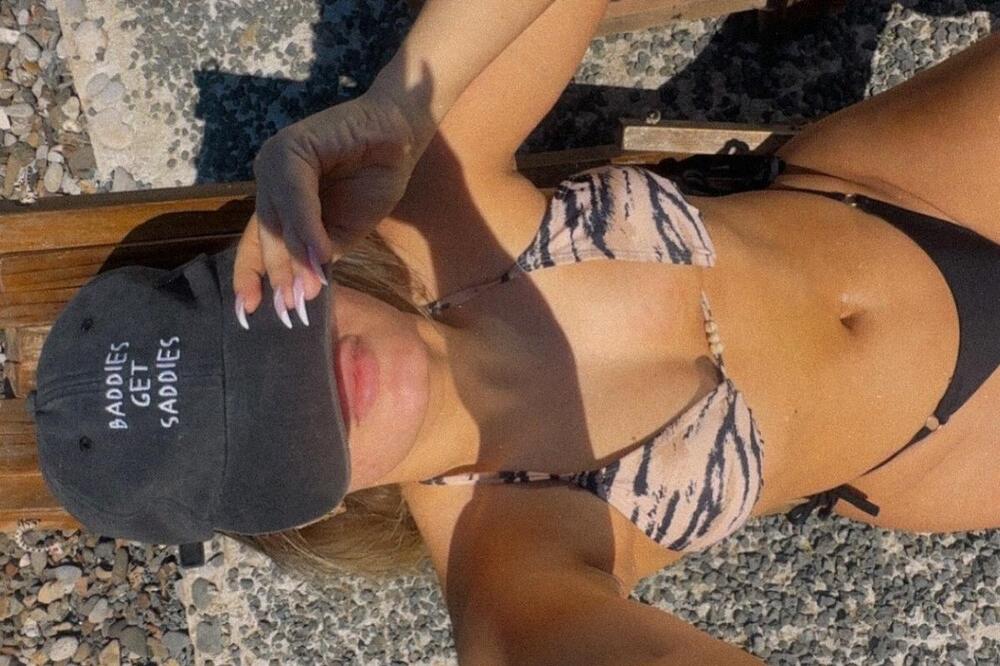 ZA NJU JE VEĆ POČELO LETO: Skinula se zvezda Granda, SEVAJU OBLINE! FOTO