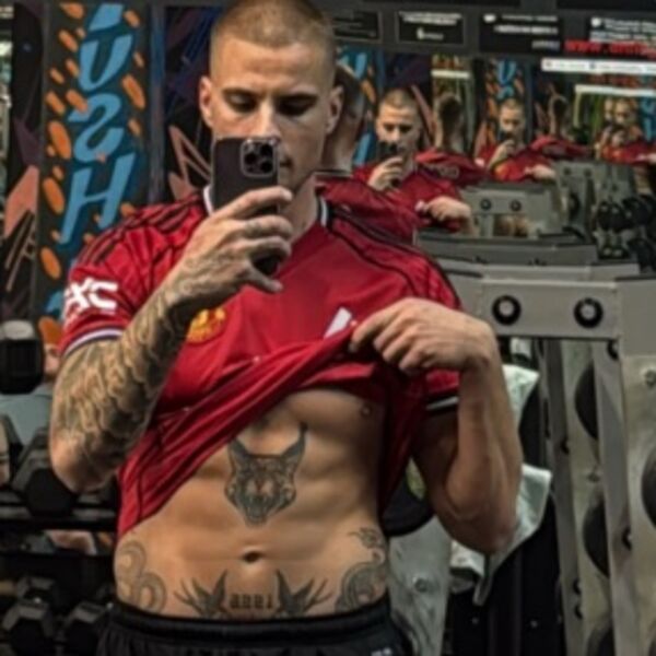 MIŠIĆAV, TEŽAK, PRAVA ZVER! 20 godina mlađin dečko Dare Bubamare kome je slala INTIMNE poruke pokazao šta poseduje