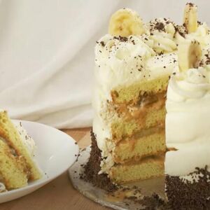 Kremasta torta sa bananama koja osvežava! Idealna za 1. maj, sprema se za 15 minuta, savršena nakon roštilja