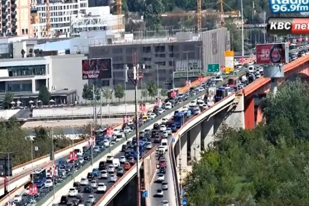 Popodnevni špic napravio haos u Beogradu: Kilometarske kolone na izlazima iz grada, ovde je najgore