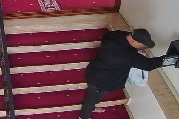 SERIJA PLJAČKI DŽAMIJA U SANDŽAKU! U roku od 24 časa obijena 3 verska objekta!