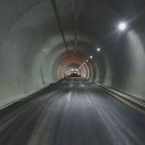 Svaki dan prolazite kroz ovaj tunel, ali jedan detalj svima promiče! Na desnoj strani stoji skriven natpisi o...