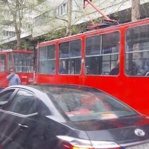 Tramvaj pokosio mladića u Beogradu: Teško povređen u nesreći, bore mu se za život!