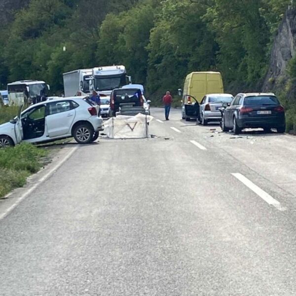 Samo se odjednom začuo jak udarac, a onda još nekoliko zaredom: Očevidac opisao strašan sudar kod Raške
