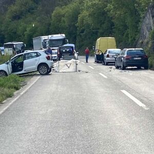 Samo se odjednom začuo jak udarac, a onda još nekoliko zaredom: Očevidac opisao strašan sudar kod Raške