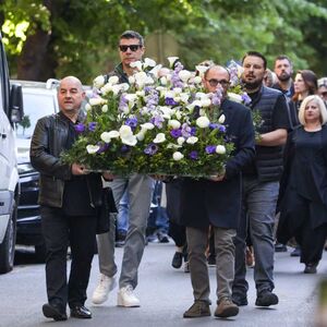VELIKA TUGA ISPRED RIBNIKARA! Jecaji majki slamaju i kamen: Red pred školom se ne zaboravlja, DANAS SRBIJA PLAČE!