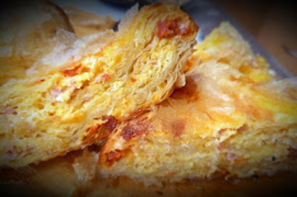 Rastresita pita sa grizom, sirom i šunkom: Tako je bogata da je možete zvati i slana torta, a jedno parče biće malo