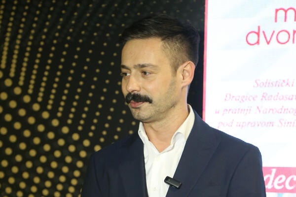 MILAN VASIĆ OŽENIO 18 GODINA MLAĐU, A SVIMA JE PROMAKLO KO MU JE KUM: Zna ga cela Srbija, neraskidivo prijateljstvo