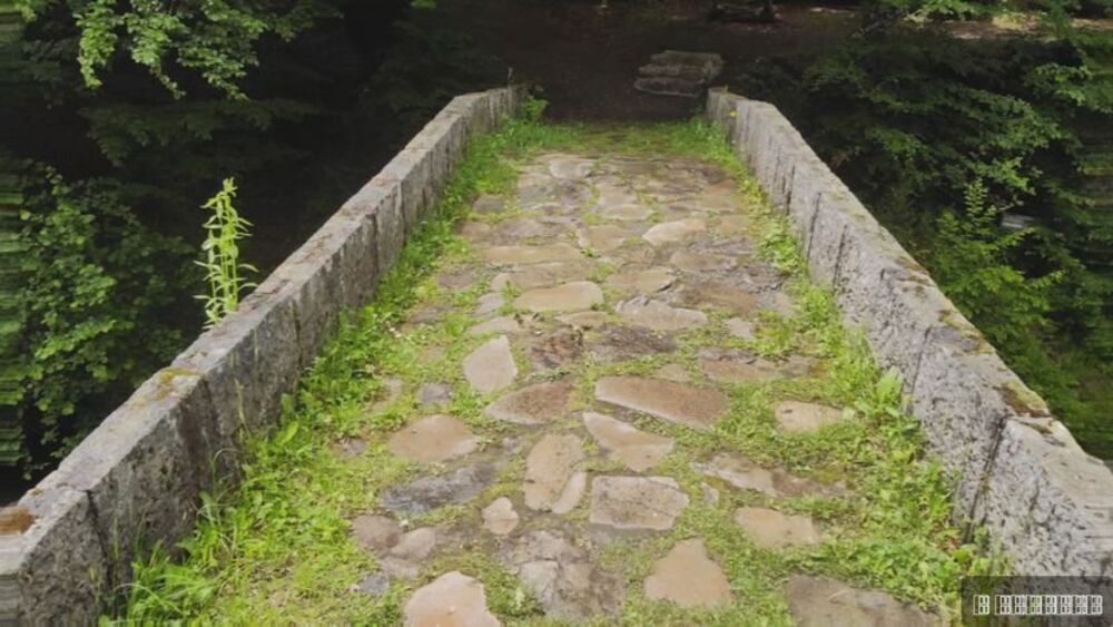 Stari kameni most