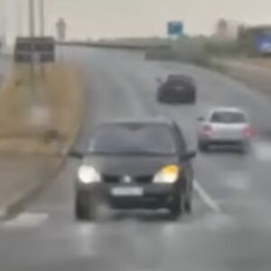 VOZAČ DAO MIGAVAC, ALI U SUPROTNOM SMERU! Novi bahati potez na Pupinovom mostu, nacija na nogama (VIDEO)