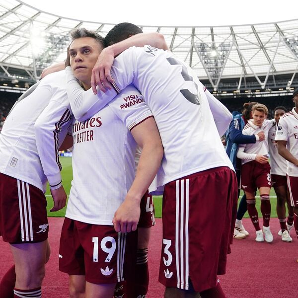 Drama u Londonu: Arsenal uz pomoć VAR-a stigao nadomak titule, Vest Hem sve bliži Čempionšipu!