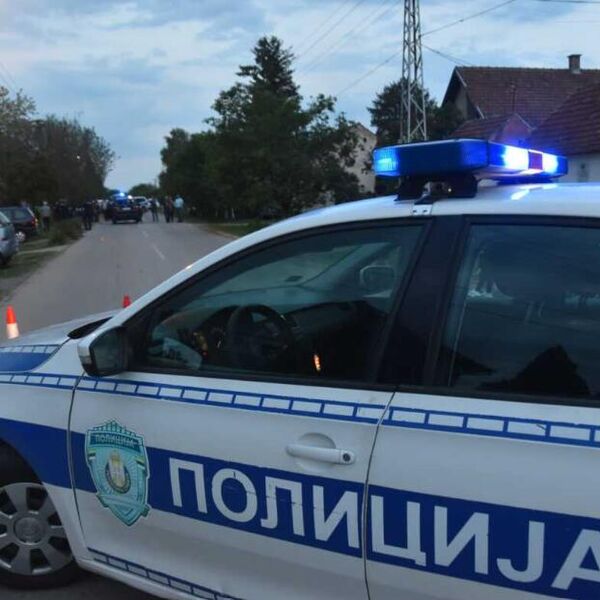 Pronađeno telo muškarca u kolima: Horor u Novom Sadu