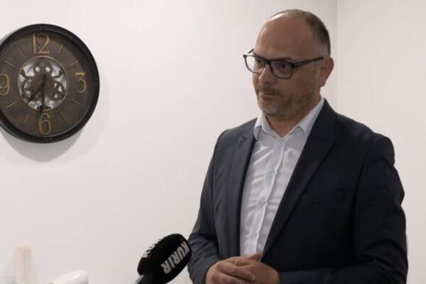 OSUMNJIČENI (74) ZA OBLJUBU DEVOJČICE PUŠTEN DA SE BRANI SA SLOBODE! Advokat se oglasio, NE PAMTI SLIČNU SITUACIJU