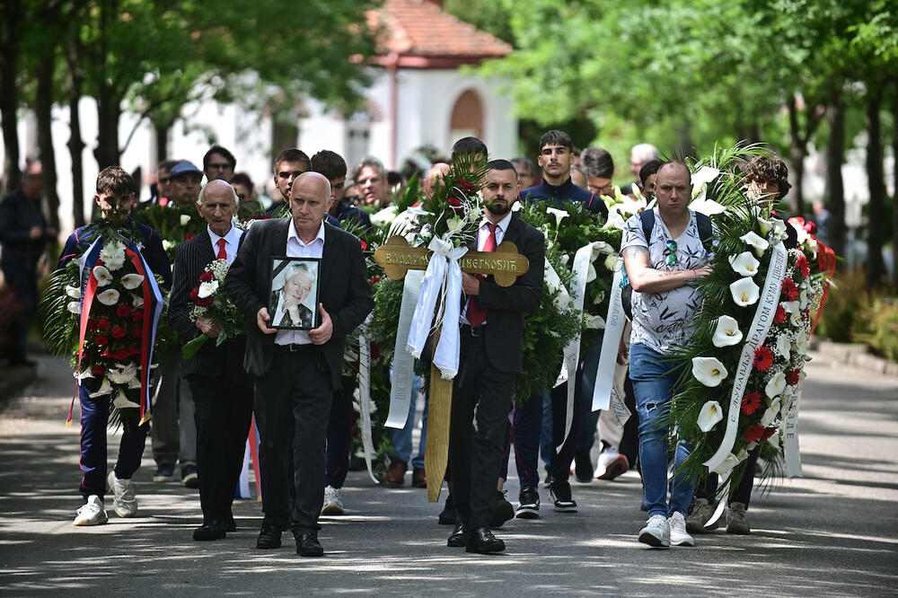 Legendarni Vladimir Cvetković sahranjen uz Đurđevdan... (Video/Foto)