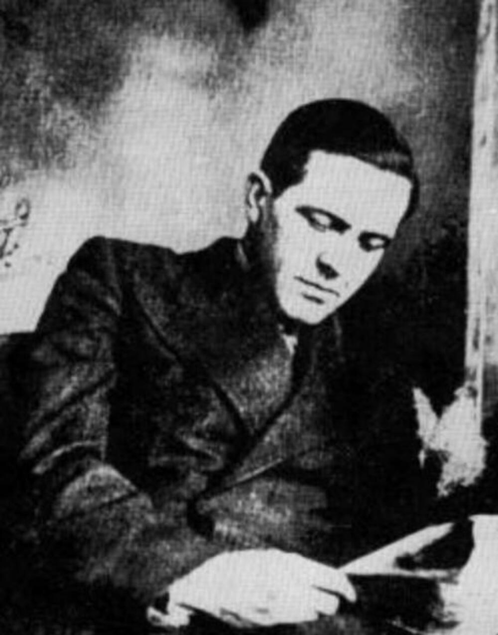 LEP, BOGAT I SMRTONOSAN! Vladislav godinama LIKVIDIRAO SVAKOG KO MU SE NAŠAO NA PUTU, a odao ga je BIZARAN DETALJ