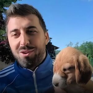 Ovo je mašinovođa Milan koji je spasio štene: Odlučio je da je UDOMI, a kuca je dobila NAJLEPŠE IME! (FOTO)