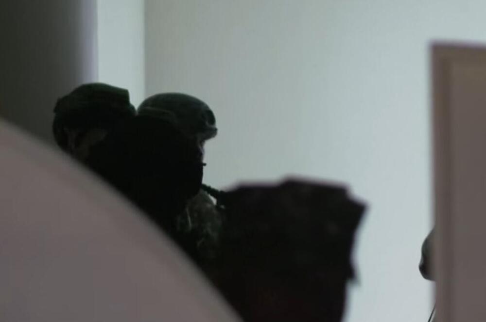 (VIDEO) Pucnjava u filipinskom parlamentu: Policija krenula da hapsi senatora, nastao haos!