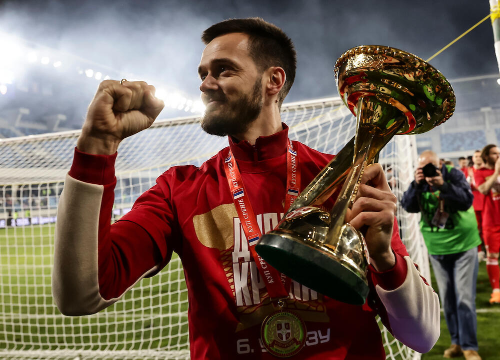 Mirko Ivanić postao najtrofejniji fudbaler u istoriji Crvene zvezde! (Foto)