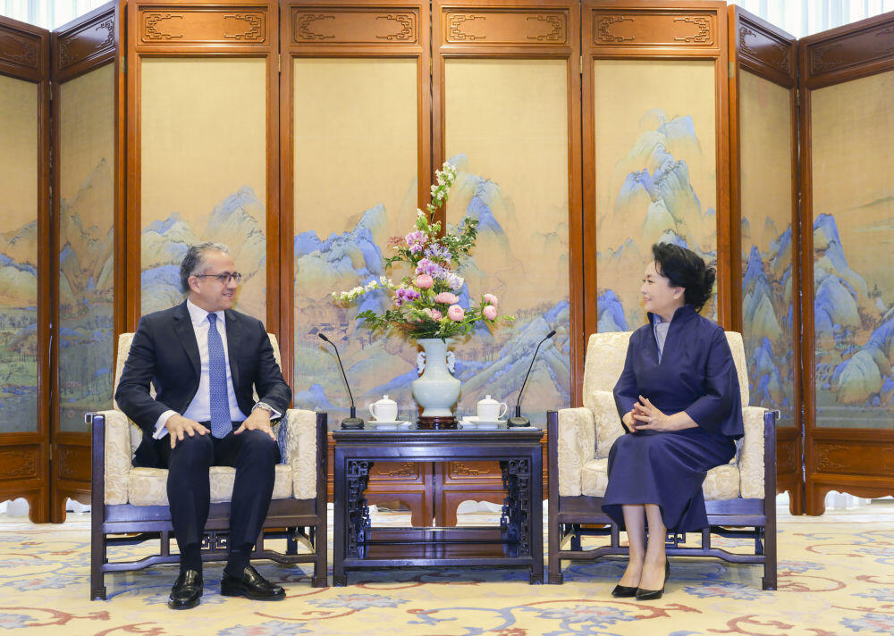 Peng Lijuan sastala se sa generalnim direktorom UNESCO u Pekingu