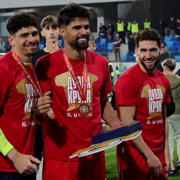 Ajaks i Olimpijakos zagrizli za fudbalera Crvene zvezde!