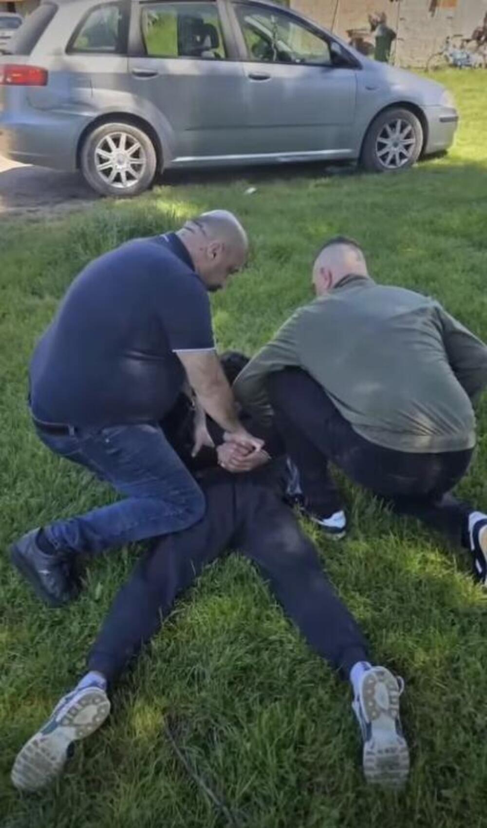 Ovako je uhapšen osumnjičeni za ubistvo u Obrenovcu! Policajci ga odmah savladali, bacili na pod i vezali mu lisice