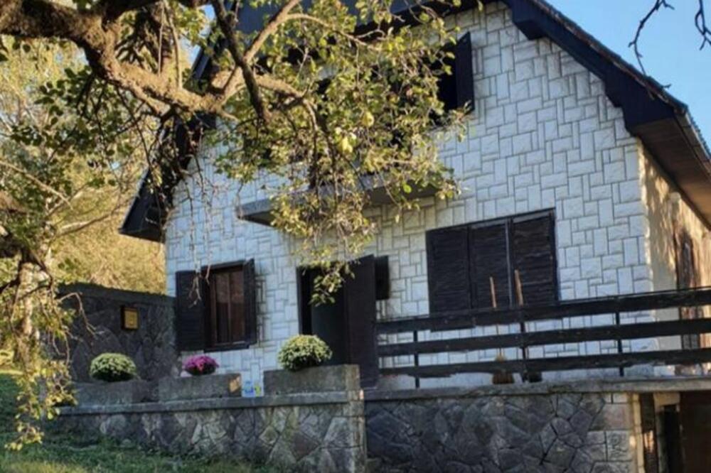 OGLAS ZA PRODAJU KUĆE ZAPALIO MREŽE U SRBIJI: Pogledajte šta čovek sve nudi, nalazi se tik uz turistički raj (FOTO)